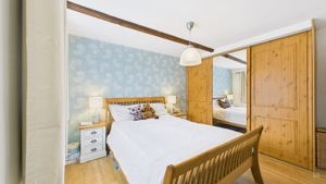 Photo 25- click for photo gallery